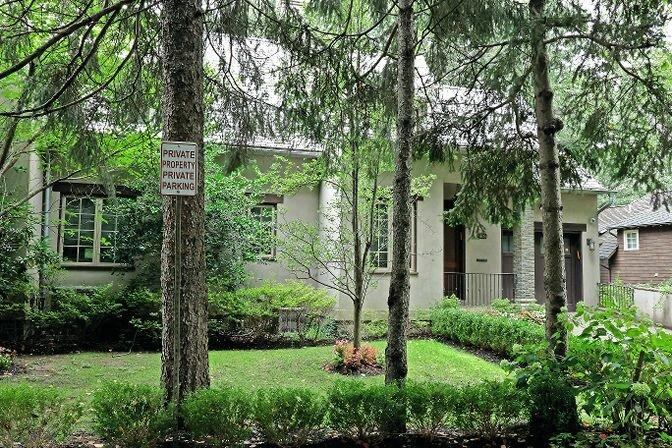 Clarence B. Jones House in Riverdale_https://www.riverdalepress.com/stories/mlk-speechwriter-clarence-jones-is-never-done-fighting-hate,125932