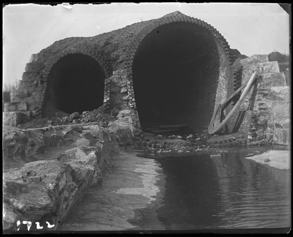 The brick conduits for the reservoir's water supply [New Croton Aqueduct?] during the construction of Jerome Park, Bronx, N.Y., undated [c. 1905-1906].